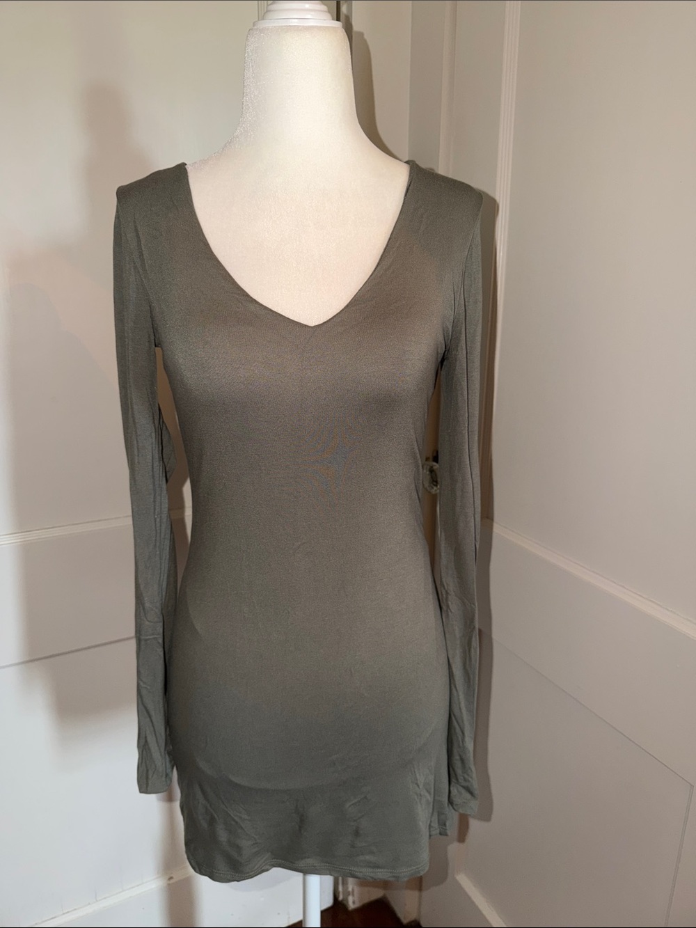 Women’s NanaMacs Olive Green V-Neck Long Sleeve Fitted Dress Tunic Small